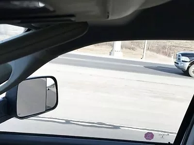 Відень супер еротика Блек, Софі Рейез і Серена Сантос показують нам, чим вони займаються у вихідний день.