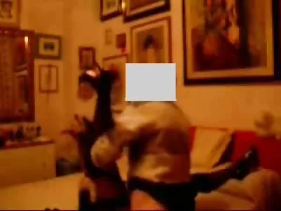 Чарівну брюнетку з чудовим русская еротика видео кущем вдарив її шматок