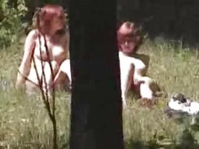 Бад супер еротика зраджує своїй дівчині з її гарячою сестрою