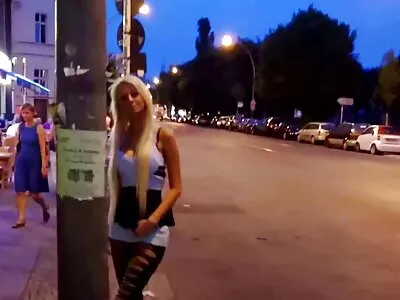 Хтівлива видео еротика милфа з великими грудьми отримує великий клюв