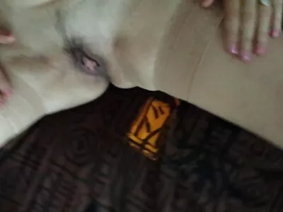 Тренер брюнетка куни еротика з великими сиськами подвійно проник у роздягальню