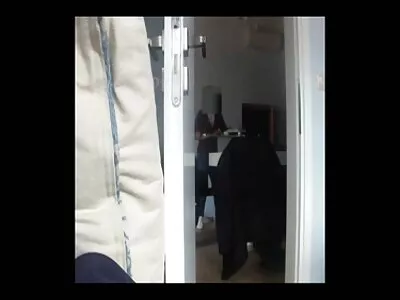 Татуйована пара займається еротика бесплатно сексом на кухні та в спальні